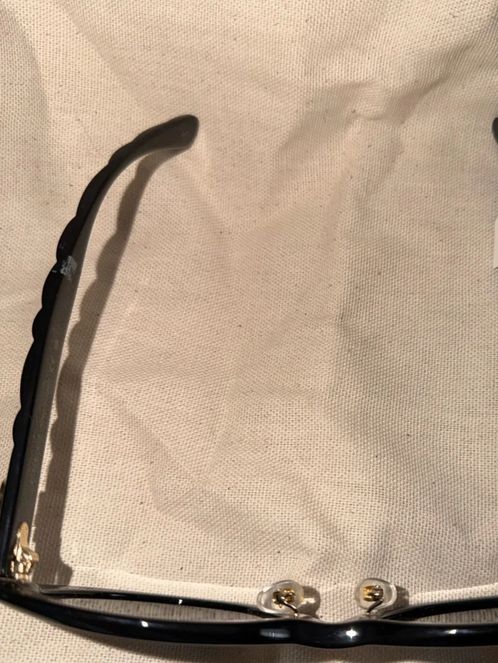 Gucci Black Cat-Eye Sunglasses with Gold GG Emblem - Picture 4 of 7